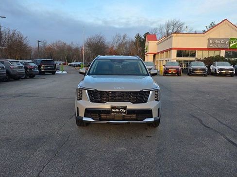 New 2026 Kia Sorento S image 2