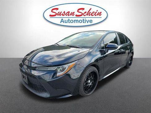 Used 2021 Toyota Corolla LE FWD image 1