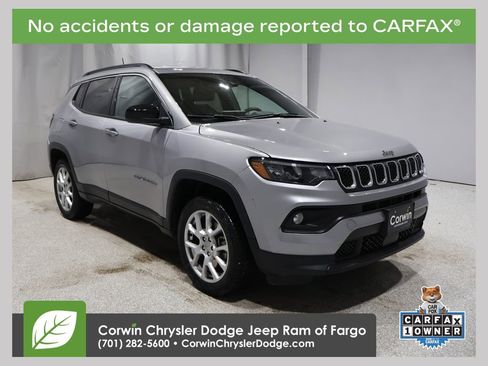 Used 2023 Jeep Compass Latitude image 1