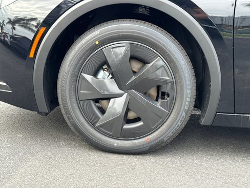 New 2026 Toyota Prius Plug-In Hybrid image 6