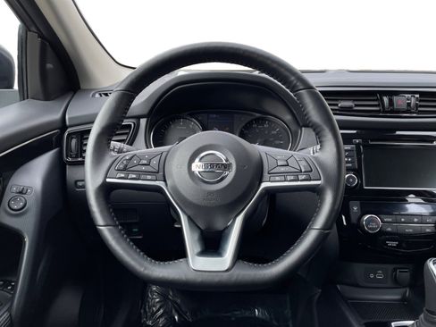 Used 2021 Nissan Rogue Sport SV image 18