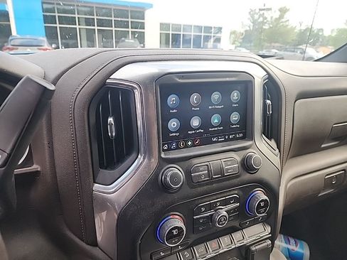 Used 2022 Chevrolet Silverado 1500 LT Trail Boss w/ Convenience Package II image 9