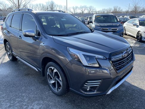 Used 2022 Subaru Forester Touring w/ Popular Package #3 image 4