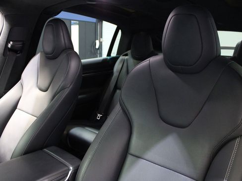 Used 2023 Tesla Model X Plaid image 20