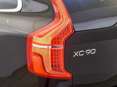 Certified 2025 Volvo XC90 B6 Ultra image 12