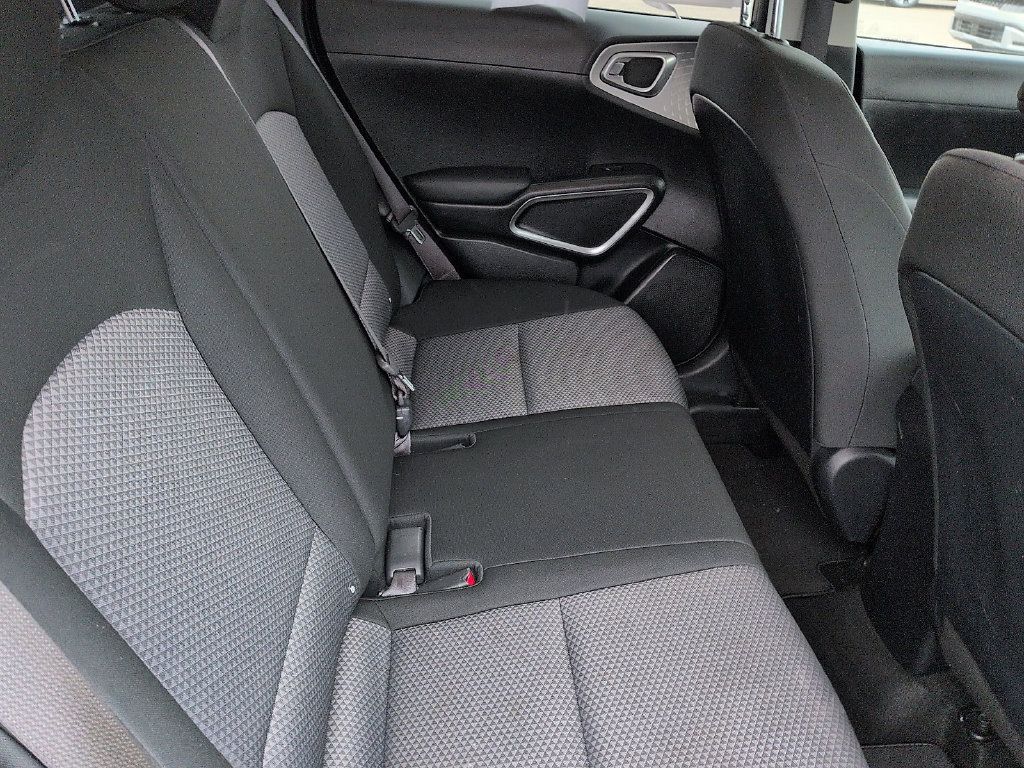 Used 2024 Kia Soul LX w/ Option Group 015 FWD image 8