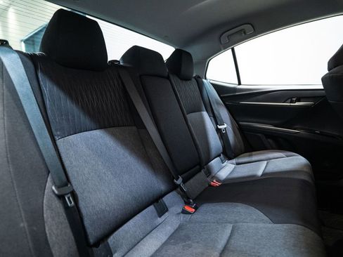 Used 2025 Toyota Camry LE image 31