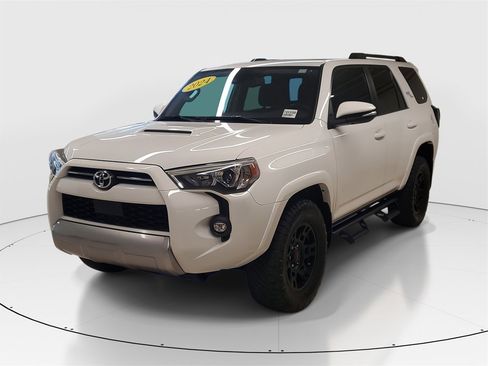 Used 2024 Toyota 4Runner TRD Off-Road Premium image 3