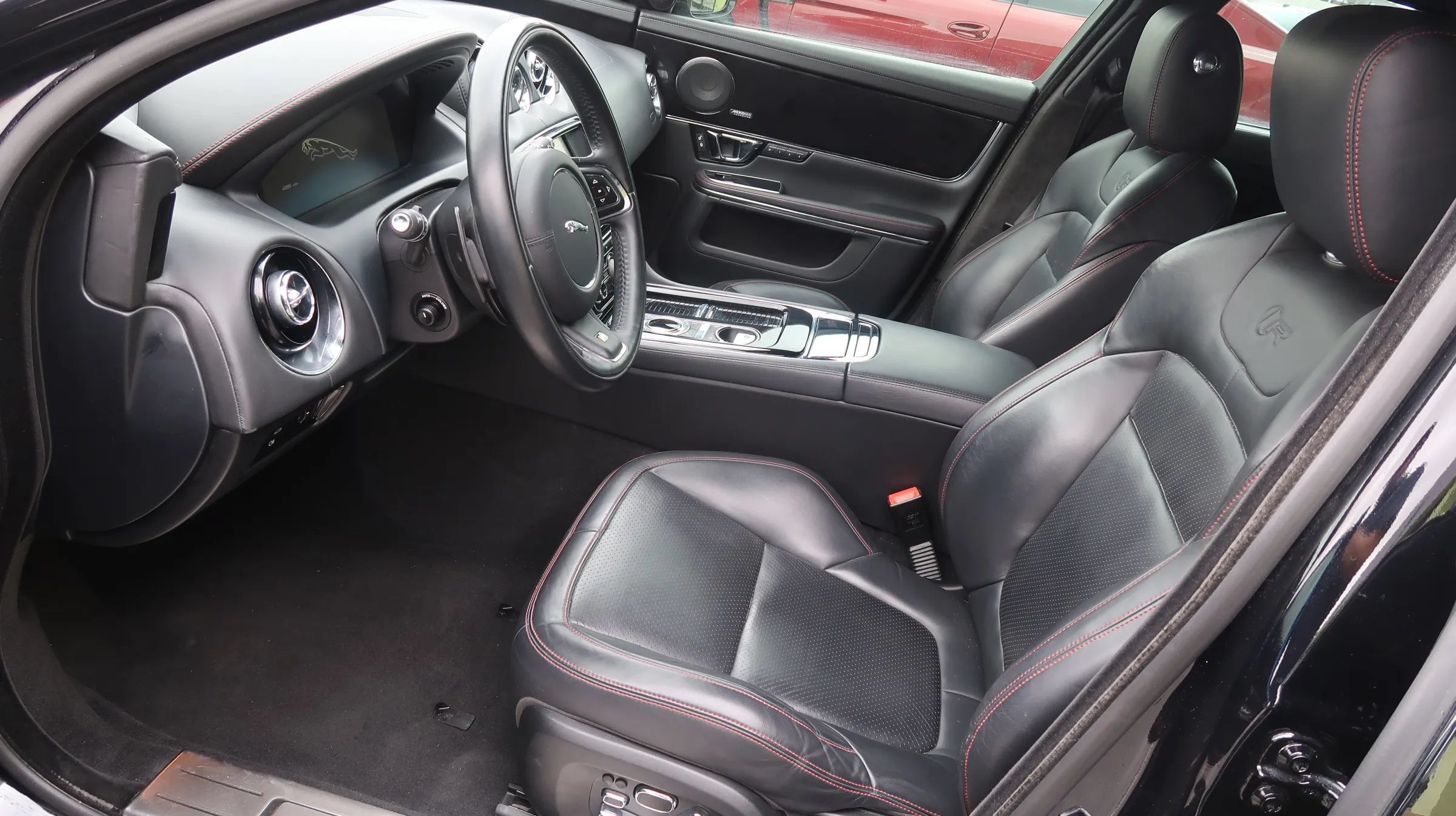 Used 2014 Jaguar XJ R LWB RWD image 16