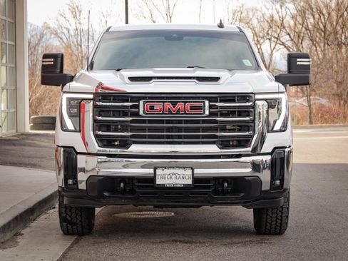 Used 2024 GMC Sierra 2500 SLE w/ SLE Convenience Package image 9