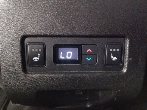 Used 2023 Mitsubishi Outlander SEL FWD image 11