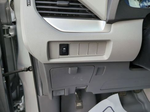 Used 2020 Toyota Sienna L FWD image 14