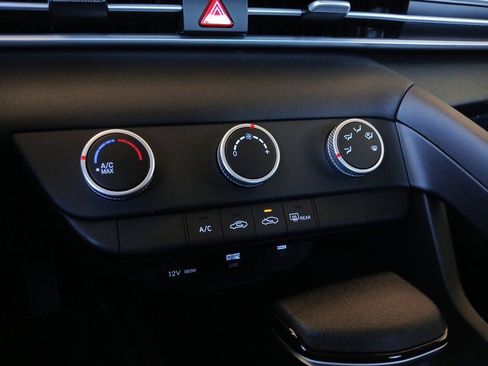 New 2026 Hyundai Elantra SE FWD image 19