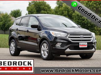 Used 2017 Ford Escape SE w/ SE Cold Weather Package image 1