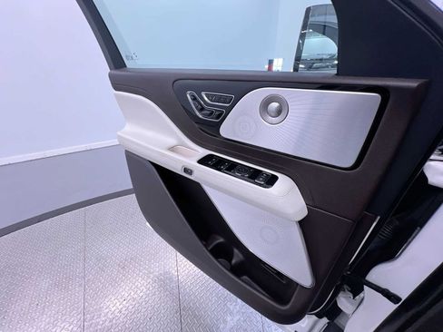 Used 2020 Lincoln Aviator Black Label Grand Touring AWD/4WD image 33