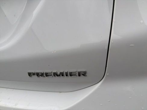 Used 2022 Chevrolet Equinox Premier image 9