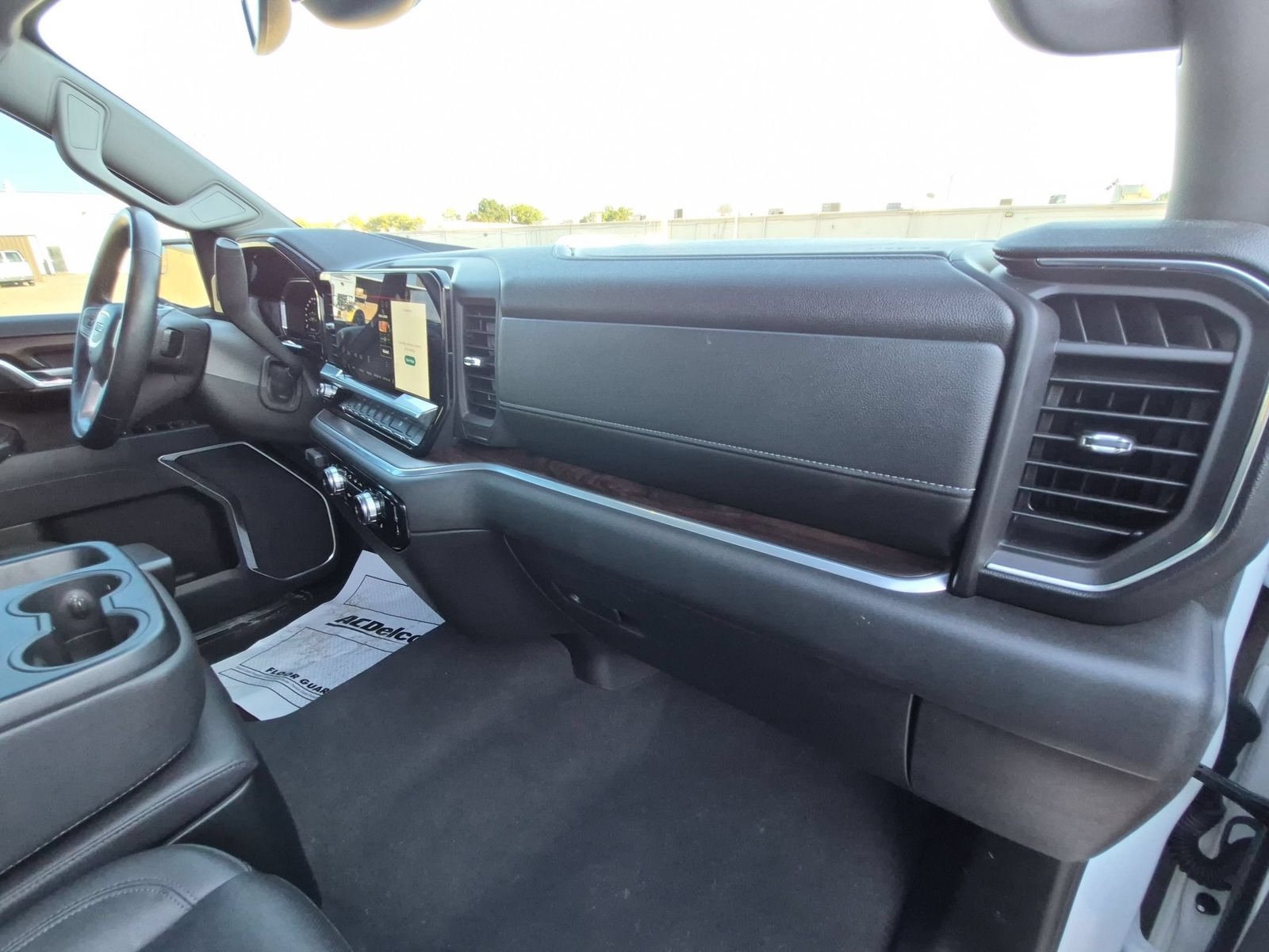 Used 2025 GMC Sierra 1500 SLT RWD image 31