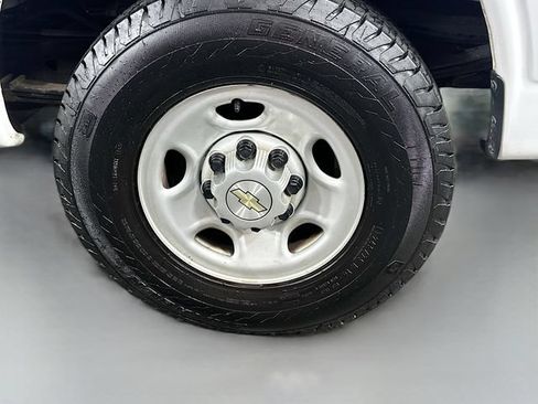 Used 2022 Chevrolet Express 2500 w/ Driver Convenience Package RWD image 28
