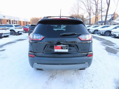 Used 2019 Jeep Cherokee Limited w/ Luxury Group image 5