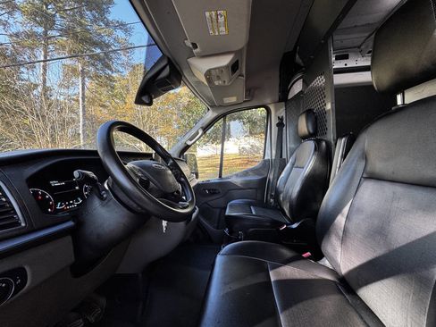 Used 2022 Ford Transit 250 Medium Roof w/ Load Area Protection Package image 8