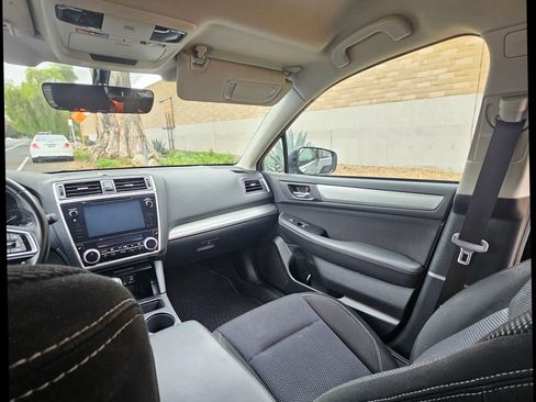 Used 2019 Subaru Outback 2.5i Premium image 32