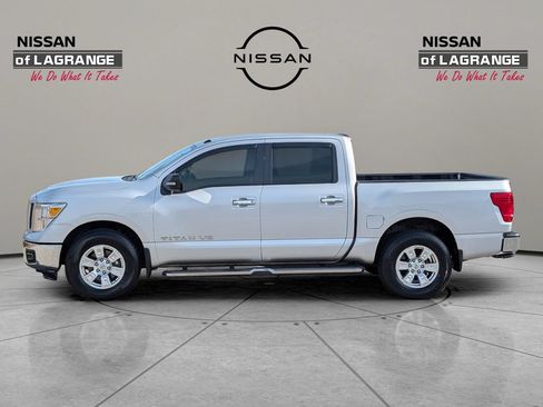 Used 2019 Nissan Titan SV AWD/4WD image 8