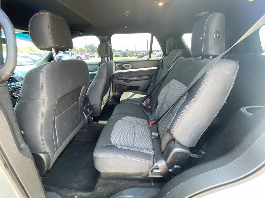 Used 2016 Ford Explorer XLT AWD/4WD image 18