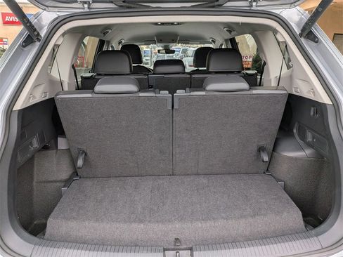 Used 2024 Volkswagen Tiguan SE image 35