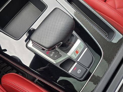 Used 2023 Audi SQ5 Prestige w/ Prestige Package image 28