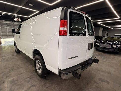 Used 2024 Chevrolet Express 2500 w/ Driver Convenience Package RWD image 5