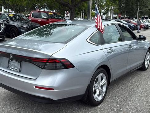 Used 2025 Honda Accord LX image 9