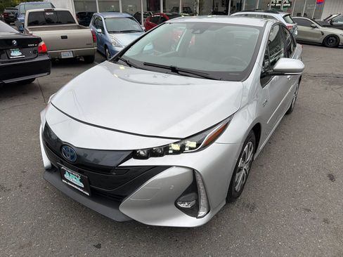 Used 2020 Toyota Prius Prime Limited image 1