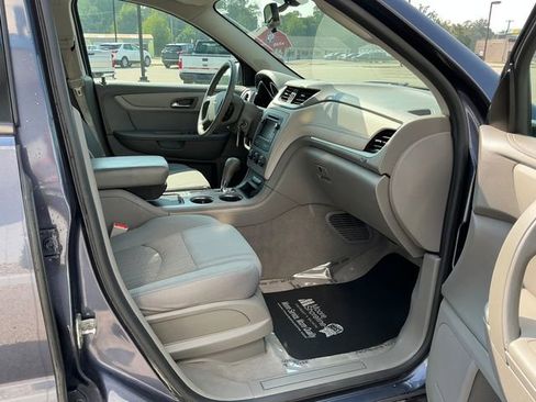Used 2014 Chevrolet Traverse LS image 12