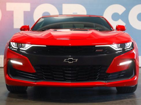 Used 2019 Chevrolet Camaro SS RWD image 20