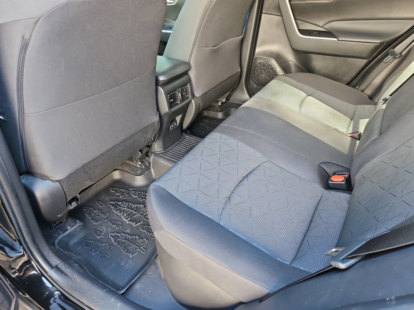 Used 2024 Toyota RAV4 AWD Hybrid image 33