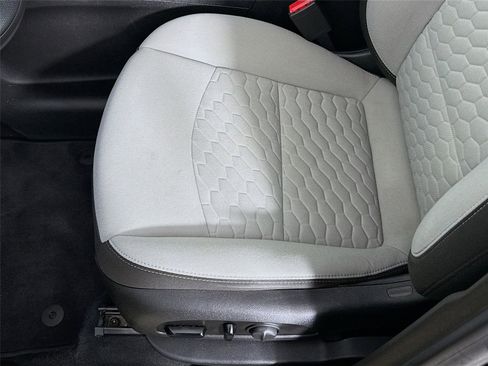 Used 2020 Chevrolet Equinox LS w/ LS Convenience Package image 19