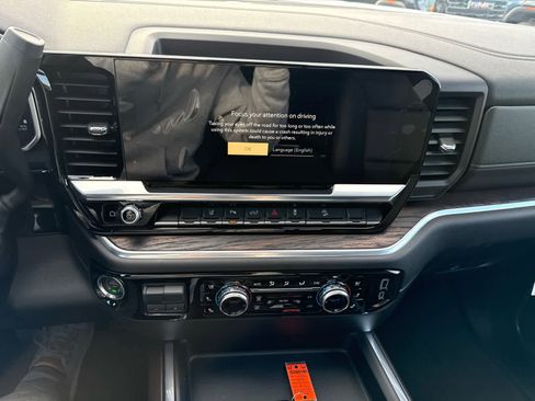 New 2026 GMC Sierra 2500 SLT w/ SLT Premium Package image 21