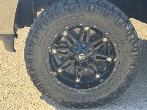 Used 2019 RAM 1500 Laramie AWD/4WD image 9