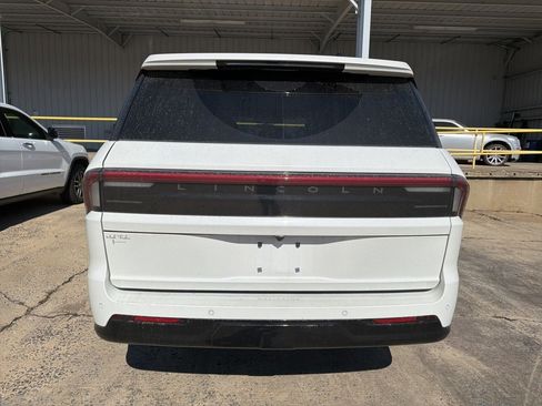 Used 2025 Lincoln Navigator L Reserve w/ Jet Appearance Package image 6