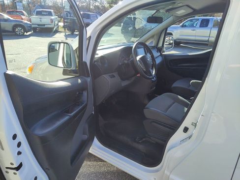 Used 2020 Nissan NV200 SV w/ Back Door Glass Package image 11