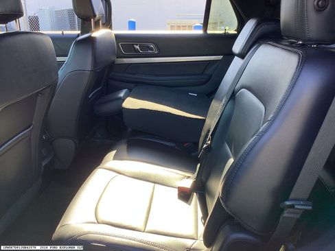 Used 2018 Ford Explorer XLT w/ Equipment Group 202A image 14
