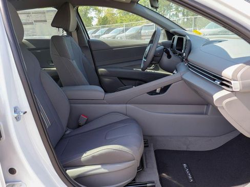 New 2026 Hyundai Elantra Sport image 8