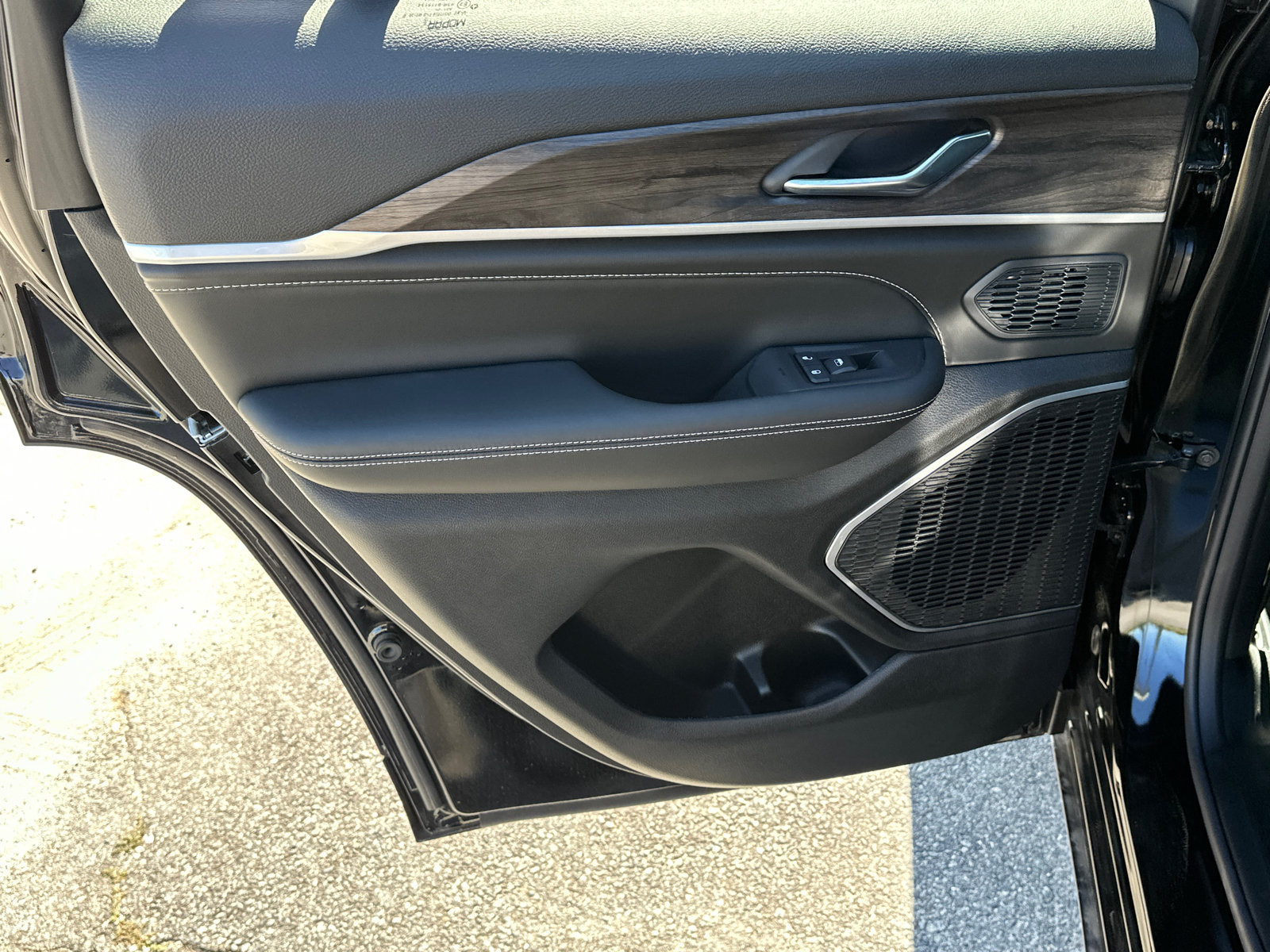 New 2026 Jeep Grand Cherokee Limited AWD/4WD image 23