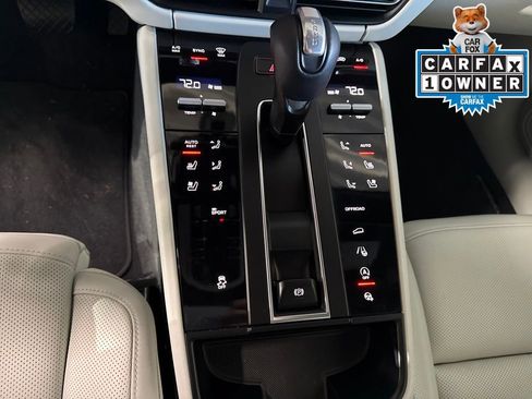 Used 2023 Porsche Macan Turbo image 21