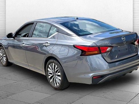 Used 2025 Nissan Altima 2.5 SV FWD image 4