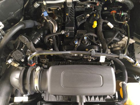 Used 2024 Ford Explorer XLT w/ Equipment Group 202A RWD image 30