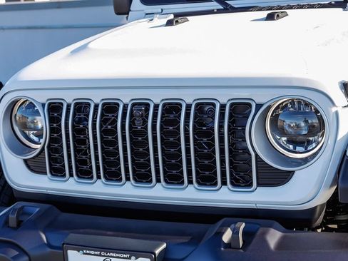 New 2026 Jeep Wrangler Unlimited Sahara AWD/4WD image 6