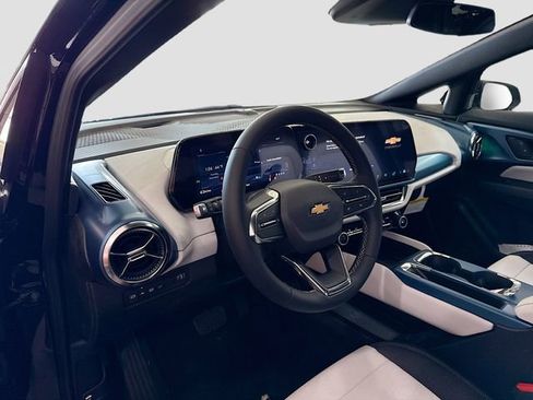 New 2026 Chevrolet Equinox EV LT image 10