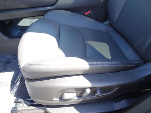Certified 2025 Cadillac XT6 Premium Luxury w/ LPO, Floor Liner Package AWD/4WD image 8