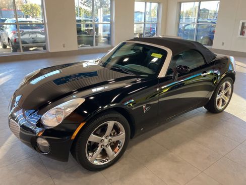 Used 2007 Pontiac Solstice Convertible w/ Premium Package image 18